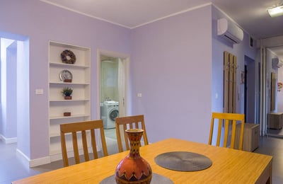 Alquiler de un espacioso apartamento de 2 habitaciones, 67 m², centro de la ciudad, Belgrado, Serbia